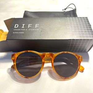 DIFF Cody Sunglasses in brilliant Tortoise - Unisex